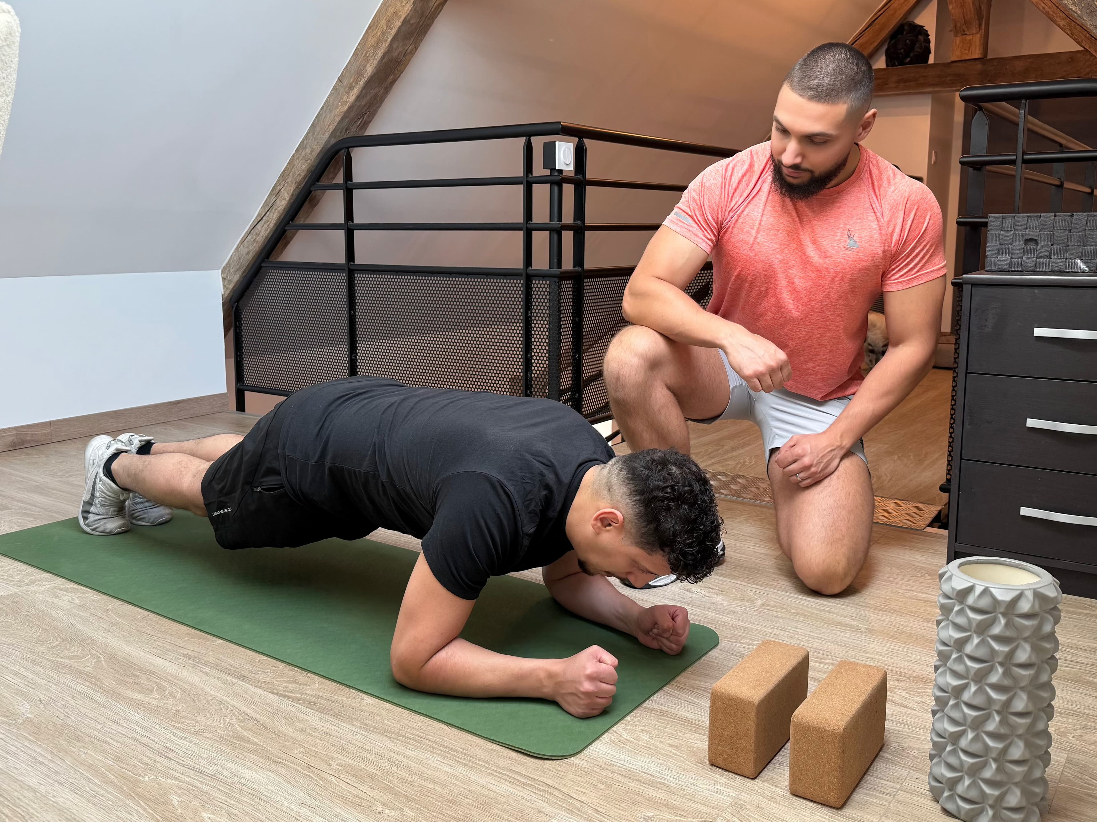 Bilal avec Youssef à la maison